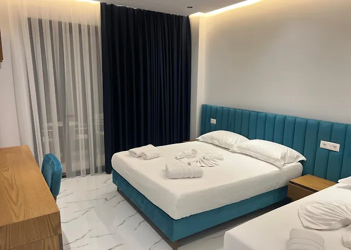 Center Sunrise * Ksamil