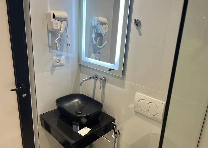 Center Sunrise Ksamil