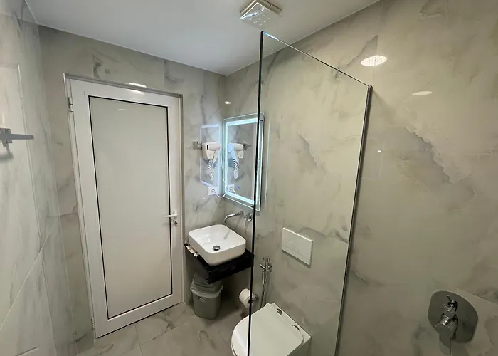 Center Sunrise Ksamil