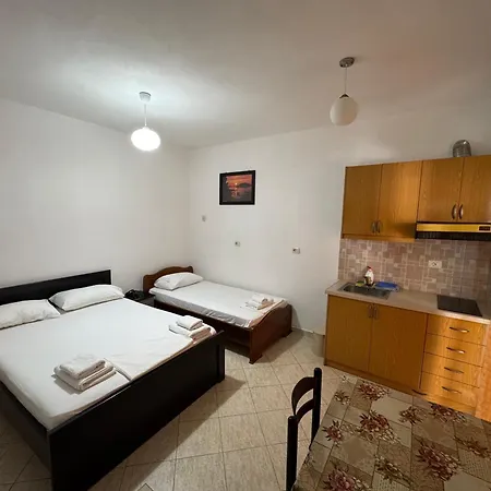 Villa Center & Pool *