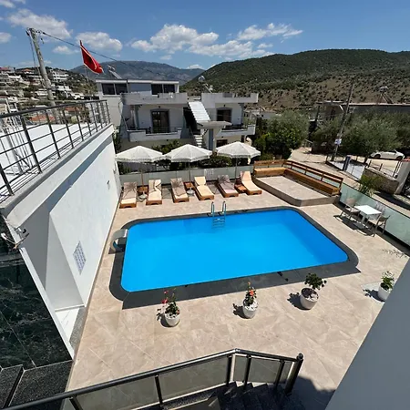 Villa Center & Pool *