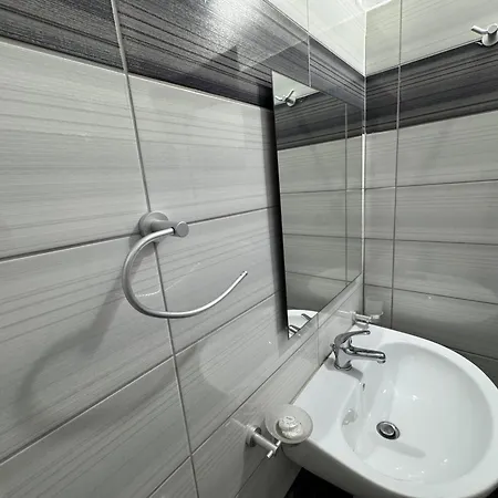 Villa Center & Pool *