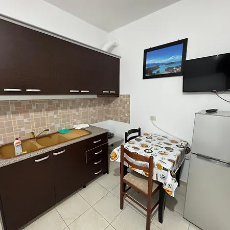 Villa Center & Pool *