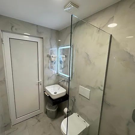 Center Sunrise Ksamil